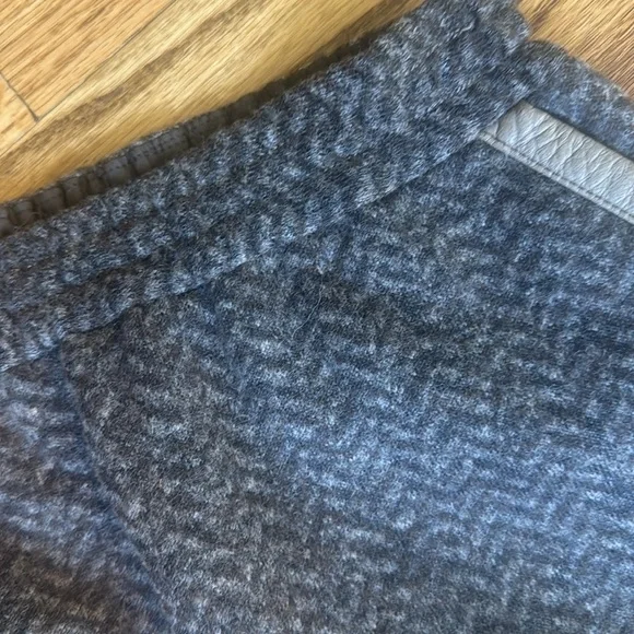 J crew light marbled stretch pull on skirt - Picture 3 of 4